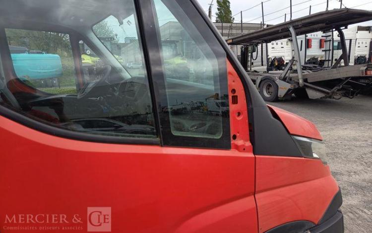 IVECO 35C13 BENNE SIMPLE CABINE COFFRE  EB-046-HV