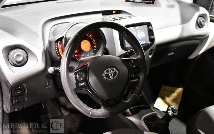 TOYOTA AYGO 1,0 VVTI 70 X-PLAY BLANC ED-045-RB