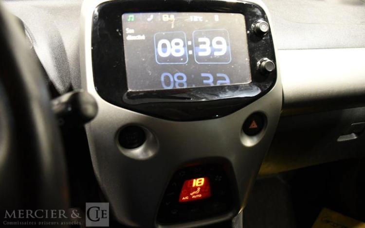 TOYOTA AYGO 1,0 VVTI 70 X-PLAY BLANC ED-045-RB