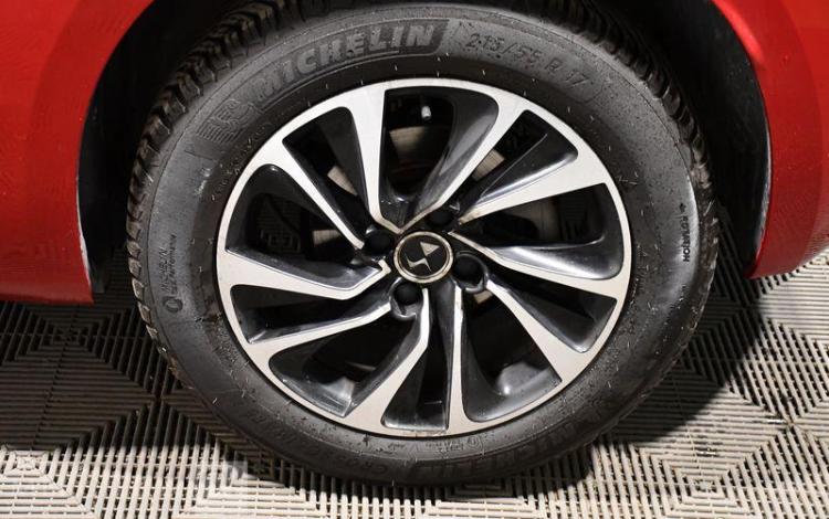 DS DS4 1,6 BLUE HDI 120 SO CHIC BVA ROUGE EE-137-XV