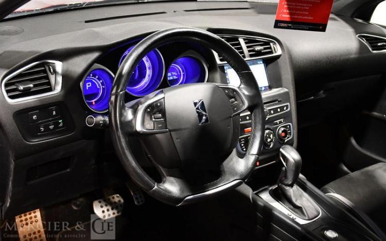 DS DS4 1,6 BLUE HDI 120 SO CHIC BVA ROUGE EE-137-XV