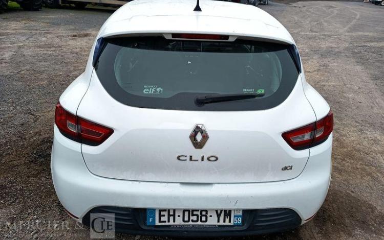 RENAULT CLIO BLANC EH-058-YM