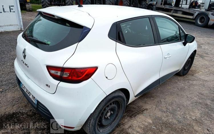 RENAULT CLIO BLANC EH-058-YM