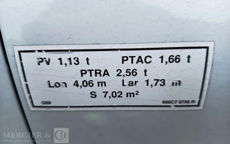 RENAULT CLIO BLANC EH-058-YM