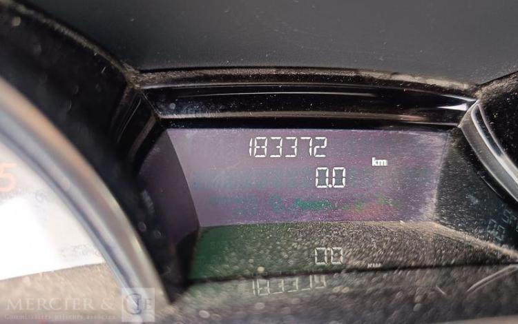 RENAULT CLIO BLANC EH-058-YM