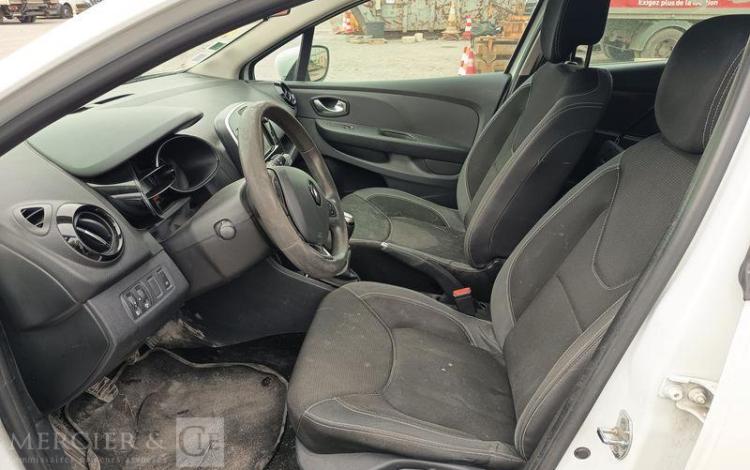 RENAULT CLIO BLANC EH-058-YM