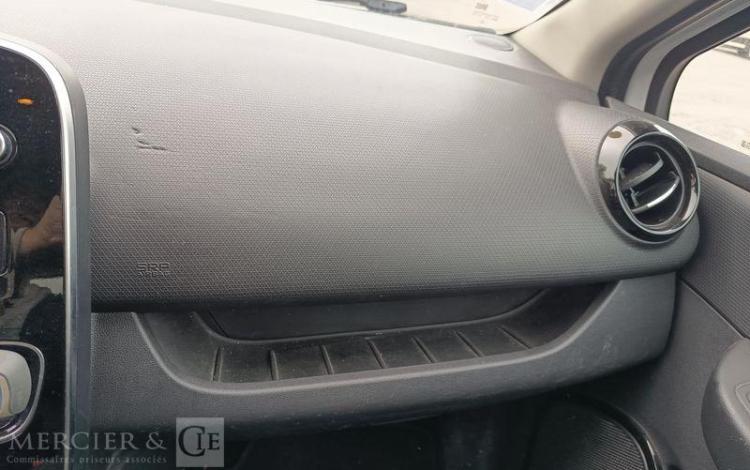 RENAULT CLIO BLANC EH-058-YM