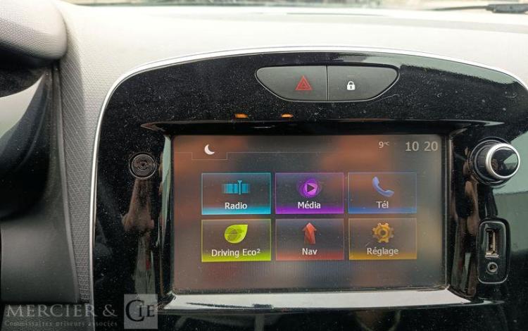 RENAULT CLIO BLANC EH-058-YM