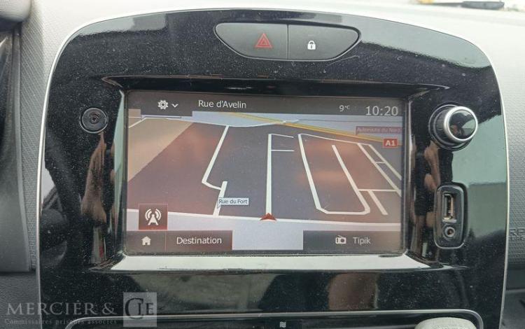 RENAULT CLIO BLANC EH-058-YM