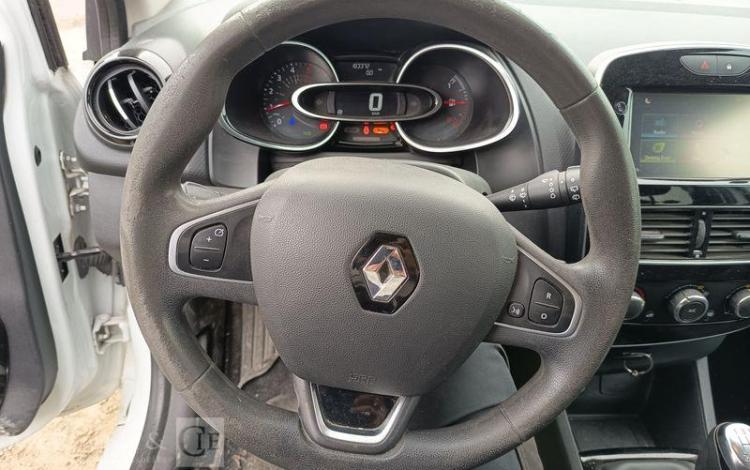 RENAULT CLIO BLANC EH-058-YM