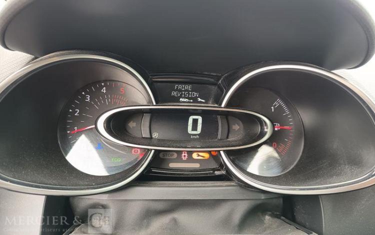 RENAULT CLIO BLANC EH-058-YM