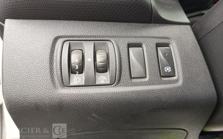 RENAULT CLIO BLANC EH-058-YM