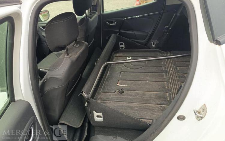 RENAULT CLIO BLANC EH-058-YM