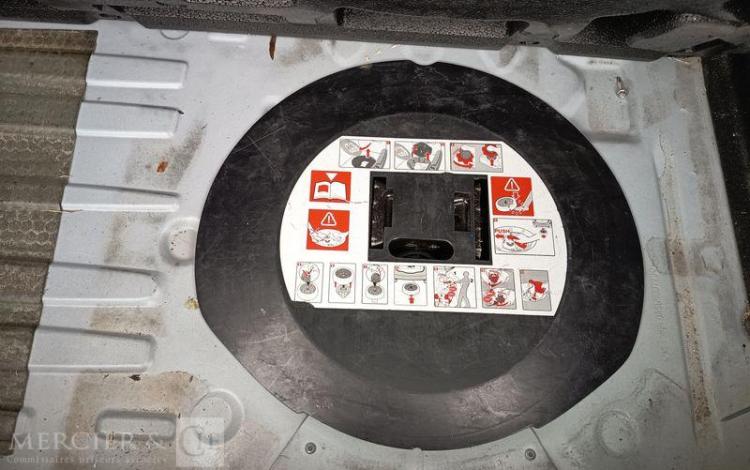 RENAULT CLIO BLANC EH-058-YM