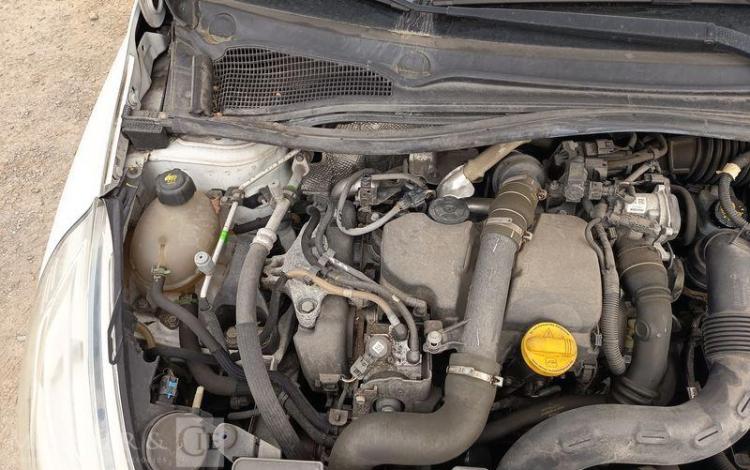 RENAULT CLIO BLANC EH-058-YM