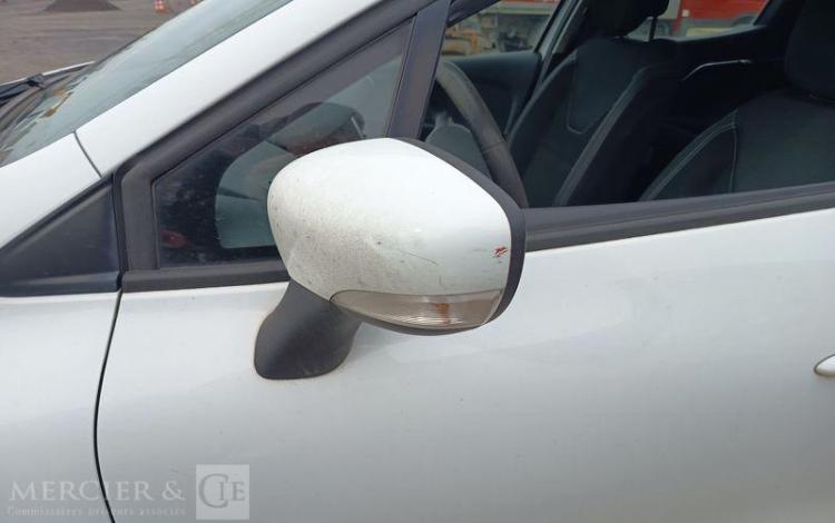 RENAULT CLIO BLANC EH-058-YM