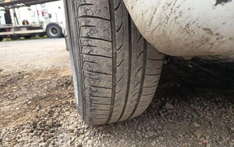 RENAULT CLIO BLANC EH-058-YM