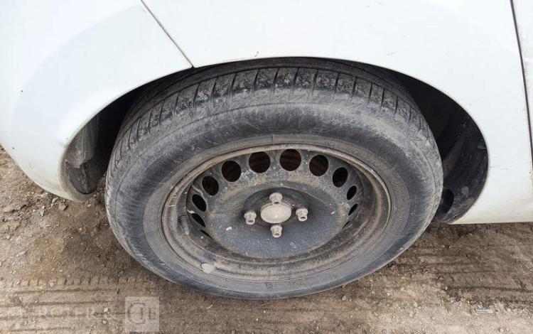 RENAULT CLIO BLANC EH-058-YM