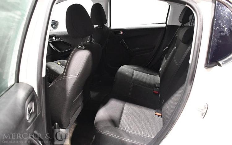 PEUGEOT 208 1.2 PURETECH 110ch ALLURE EAT BLANC EH-601-QL