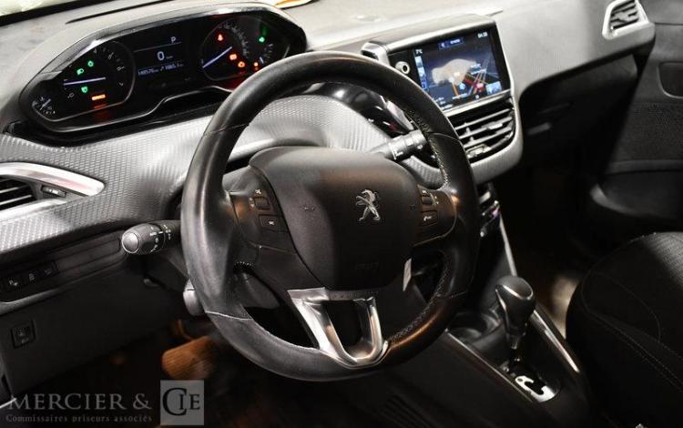 PEUGEOT 208 1.2 PURETECH 110ch ALLURE EAT BLANC EH-601-QL