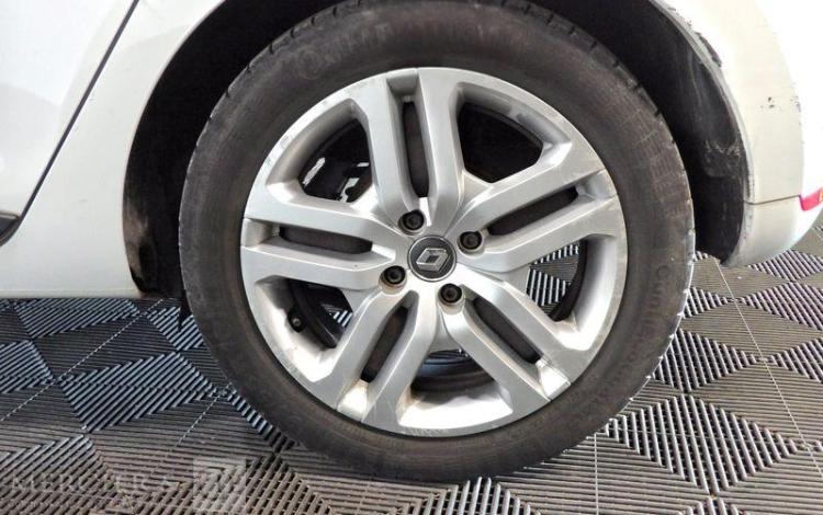 RENAULT CLIO IV BLANC EJ-200-MA