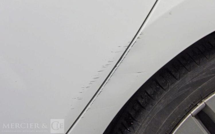 RENAULT CLIO IV BLANC EJ-529-QD