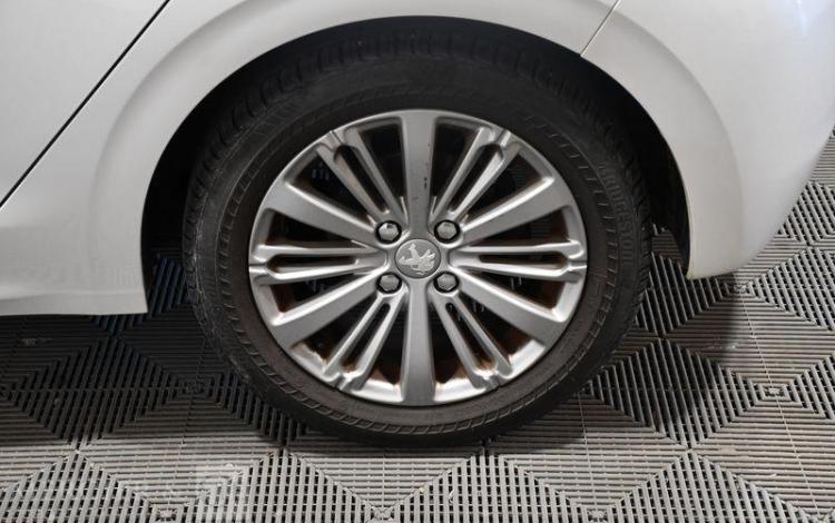 PEUGEOT 208 ALLURE 1,6 BLUE HDI 100 GRIS EL-344-ZD