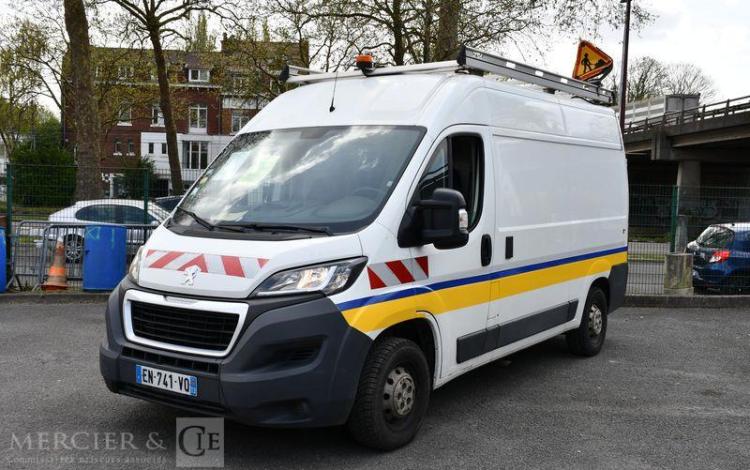 PEUGEOT BOXER 35 L2H2 2,0 130CH PREMIUM BLANC EN-741-VQ