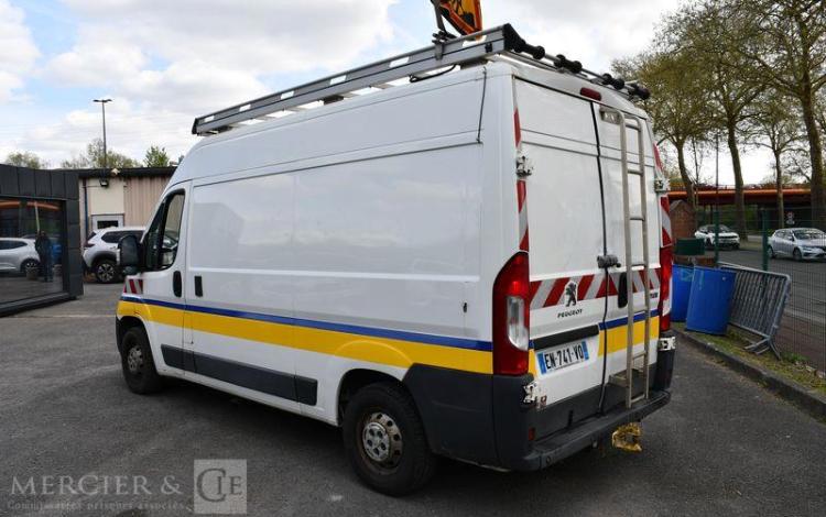 PEUGEOT BOXER 35 L2H2 2,0 130CH PREMIUM BLANC EN-741-VQ