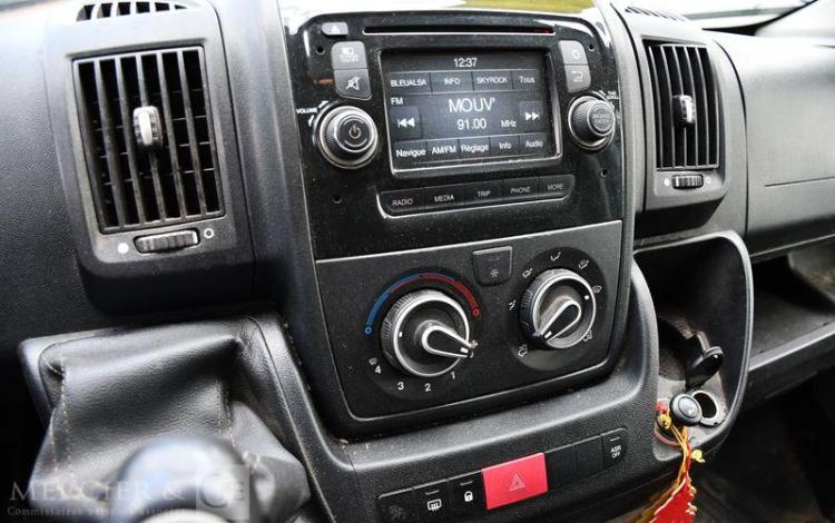 PEUGEOT BOXER 35 L2H2 2,0 130CH PREMIUM BLANC EN-741-VQ