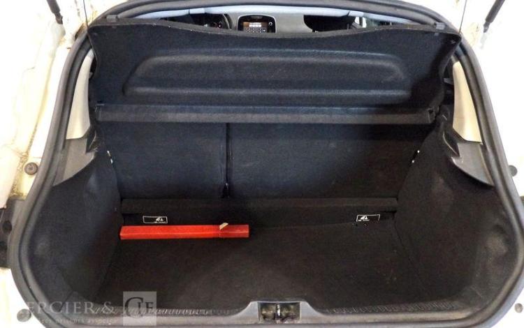 RENAULT CLIO IV BLANC EN-832-GG