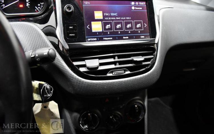 PEUGEOT 208 1.2 PURETECH 80CH STYLE GRIS EQ-932-YZ