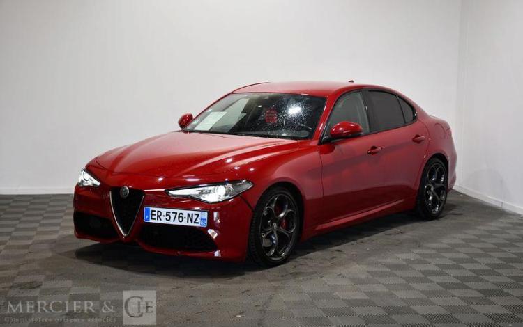 ALFAROMEO GIULIA 2,2 JTDM 180 SUPER BVA ROUGE ER-576-NZ
