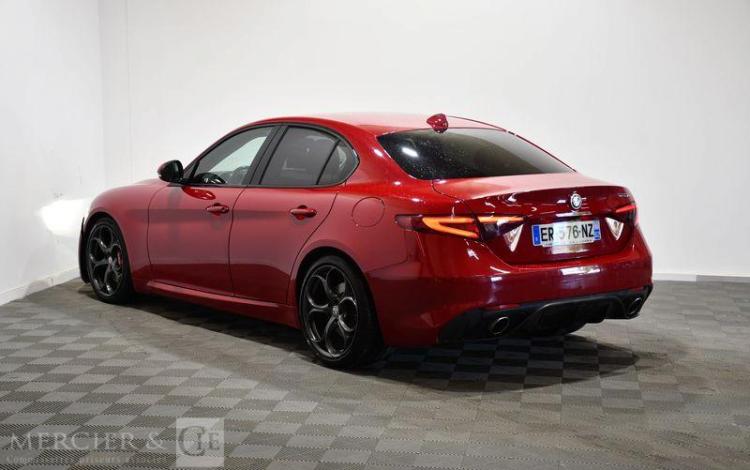ALFAROMEO GIULIA 2,2 JTDM 180 SUPER BVA ROUGE ER-576-NZ