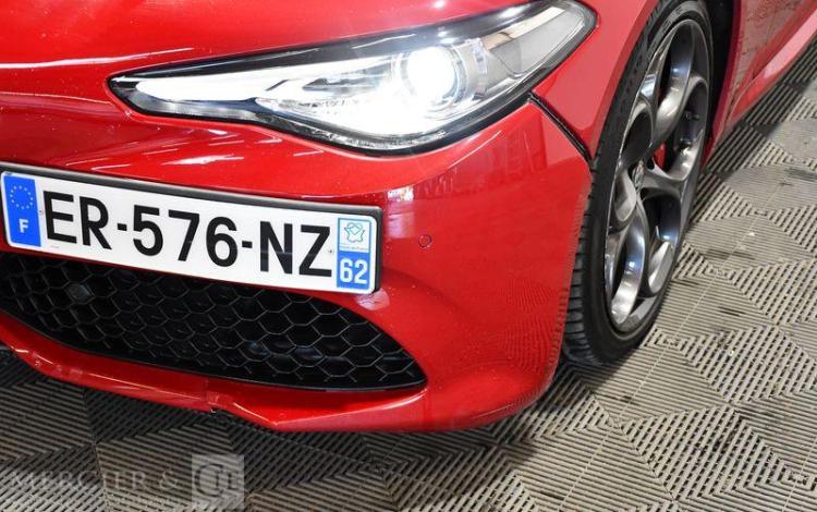 ALFAROMEO GIULIA 2,2 JTDM 180 SUPER BVA ROUGE ER-576-NZ
