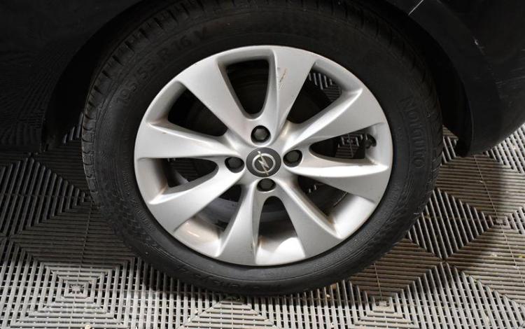 OPEL CORSA 1.4 90CH ACTIVE NOIR ES-768-JG