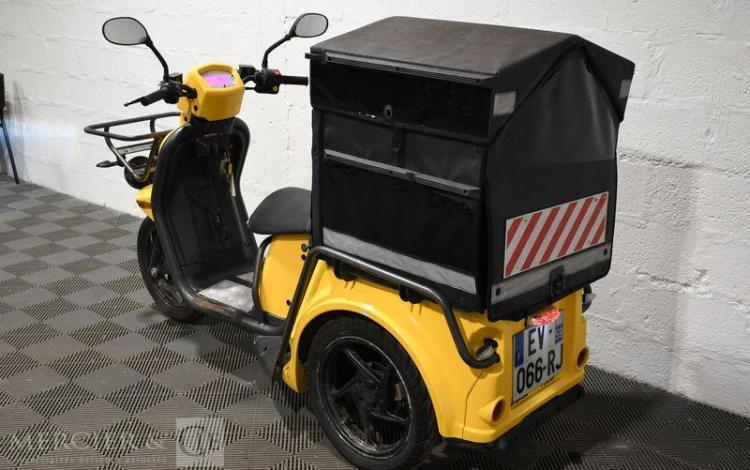 LIGIER STABY JAUNE EV-066-RJ