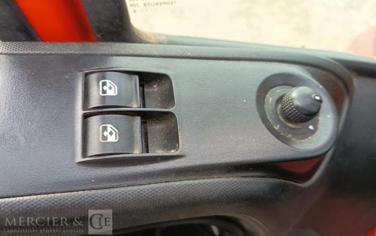 IVECO 35C12 BENNE SIMPLE CABINE COFFRE  EY-734-WL