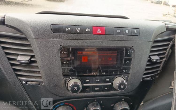 IVECO 35C12 BENNE SIMPLE CABINE COFFRE  EY-734-WL