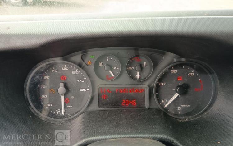 IVECO 35C12 BENNE SIMPLE CABINE COFFRE  EY-734-WL