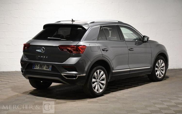 VOLKSWAGEN T ROC 1,5 TSI 150 EVO CARAT GRIS EY-867-ZB