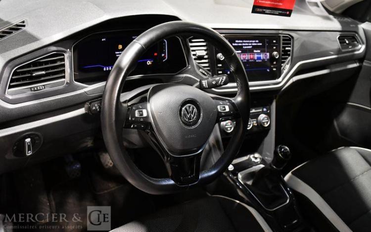 VOLKSWAGEN T ROC 1,5 TSI 150 EVO CARAT GRIS EY-867-ZB