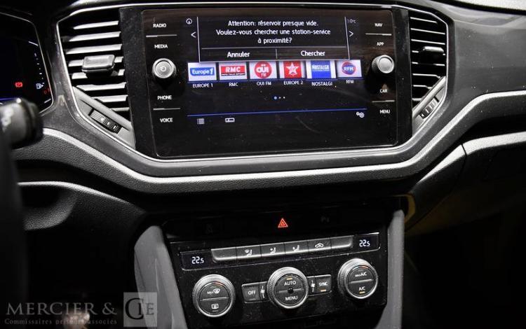 VOLKSWAGEN T ROC 1,5 TSI 150 EVO CARAT GRIS EY-867-ZB