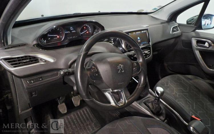 PEUGEOT 2008 GENERATION-I 1.6 BLUEHDI 100CH STYLE NOIR EZ-136-LP