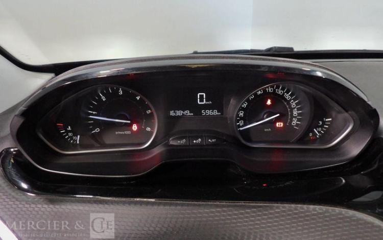 PEUGEOT 2008 GENERATION-I 1.6 BLUEHDI 100CH STYLE NOIR EZ-136-LP