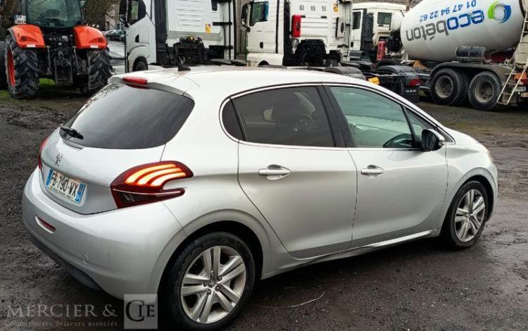 PEUGEOT 208 1.5 BLUEHDI 100 ALLURE BUSINESS GRIS FB-790-WX