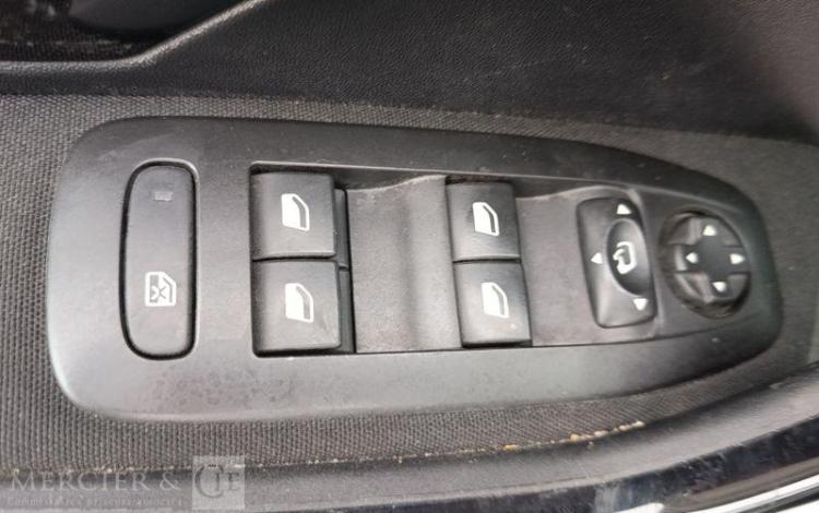 PEUGEOT 208 1.5 BLUEHDI 100 ALLURE BUSINESS GRIS FB-790-WX