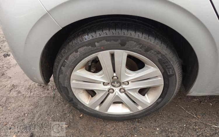 PEUGEOT 208 1.5 BLUEHDI 100 ALLURE BUSINESS GRIS FB-790-WX