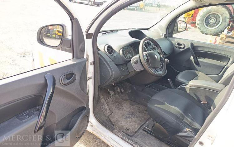 RENAULT KANGOO MAXI 1.5 DCI 110 GRAND-VOLUME CONFORT – DIESEL – 161933 KMS – ANNEE 2018 BLANC FB-920-YD