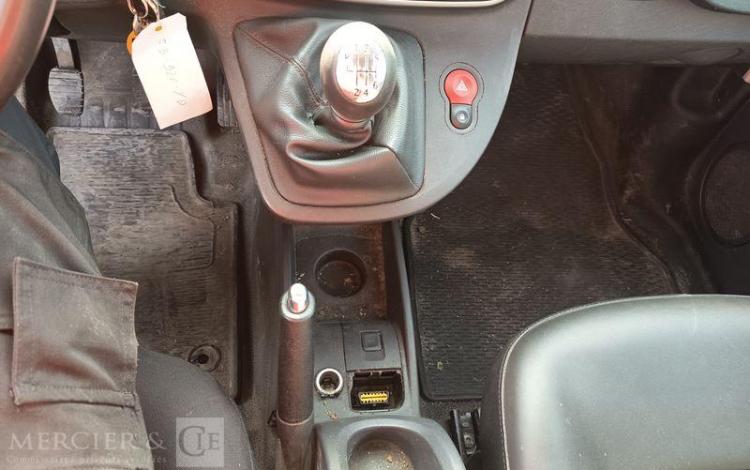 RENAULT KANGOO MAXI 1.5 DCI 110 GRAND-VOLUME CONFORT – DIESEL – 161933 KMS – ANNEE 2018 BLANC FB-920-YD